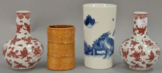 Appraisal: Four pieces of Chinese porcelain to include a pair of