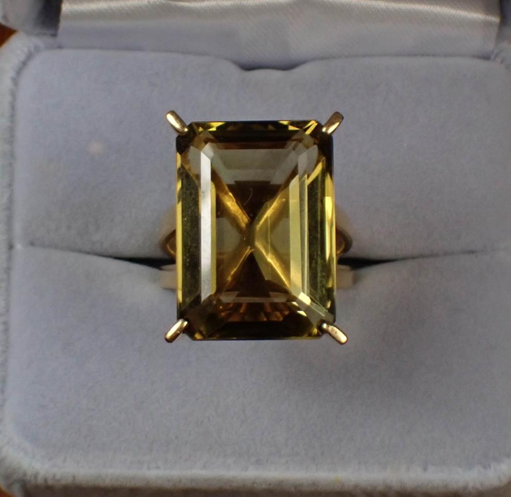 Appraisal: SMOKY CITRINE AND FOURTEEN KARAT GOLD RING The k yellow