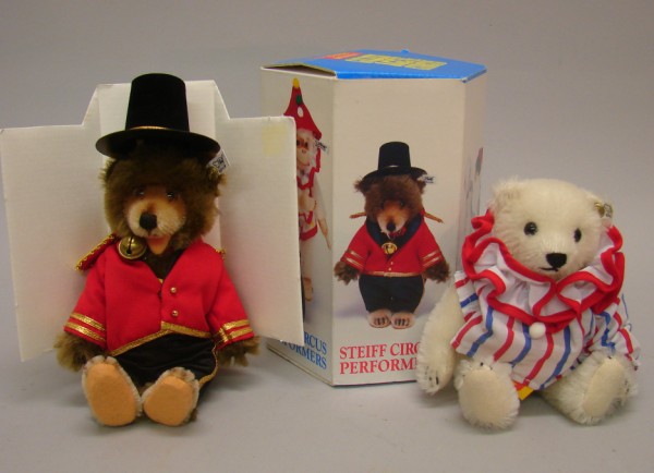 Appraisal: Pair of mohair circus bears MIB Brown Ringmaster Teddy Bear