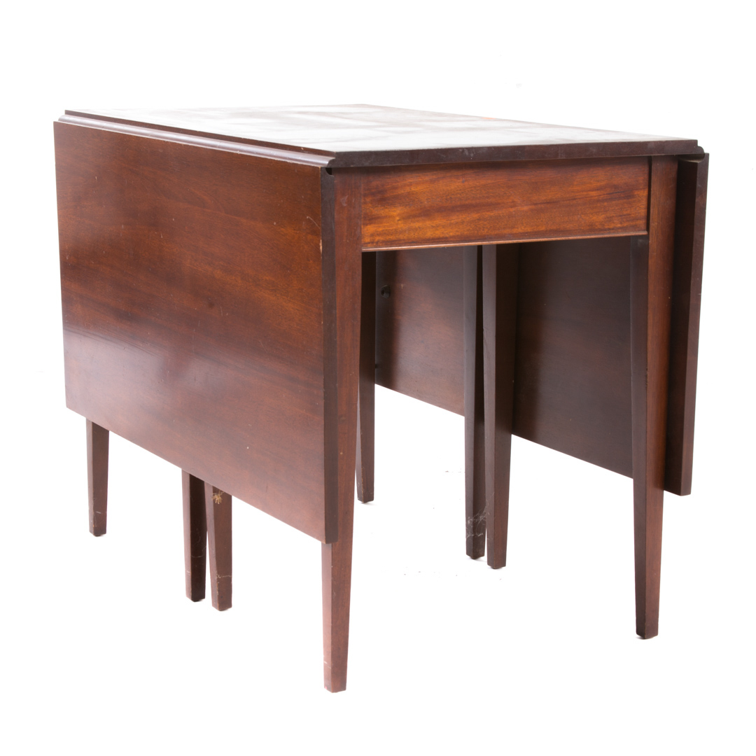 Appraisal: Federal style mahogany drop leaf dining table in H x