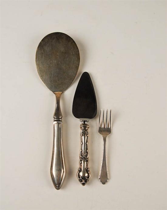 Appraisal: Three Pieces of Sterling Flatware two sterling handle pastry servers