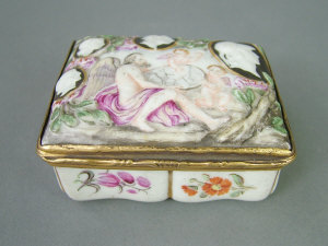 Appraisal: A Doccia snuff box mid th century of rectangular form