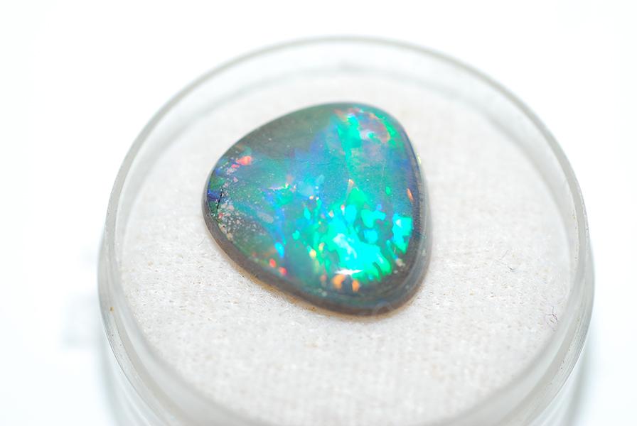 Appraisal: A LOOSE BOULDER OPAL CTS A LOOSE BOULDER OPAL CTS