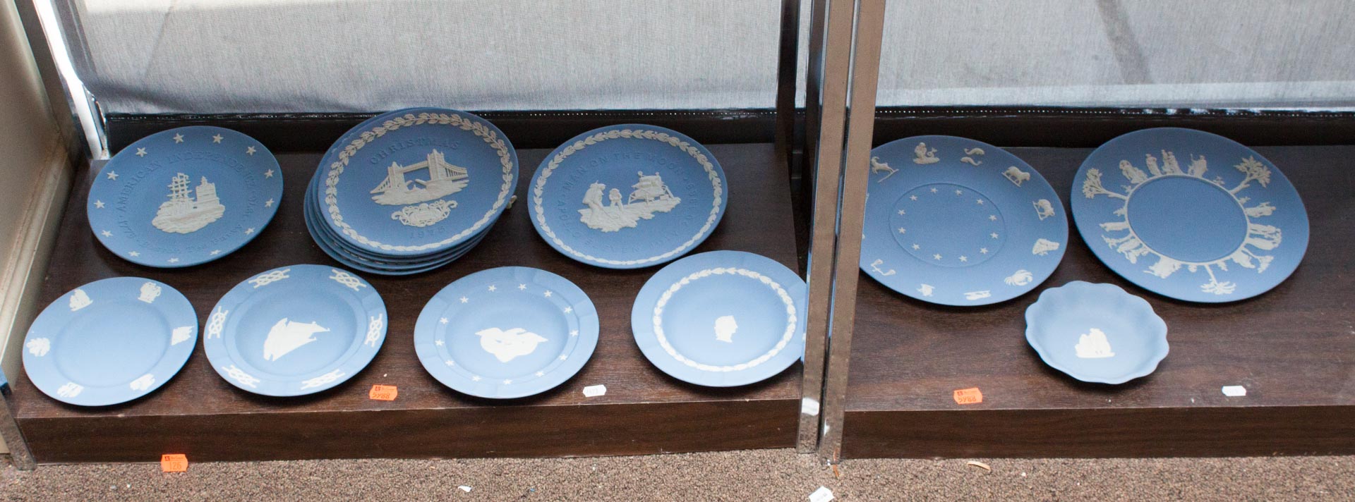 Appraisal: Large assortment of Wedgwood plates