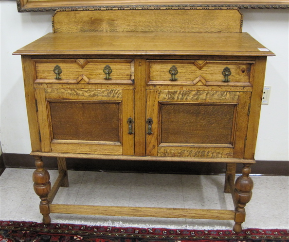 Appraisal: SMALL OAK DINING ROOM SIDE CABINET English early th century