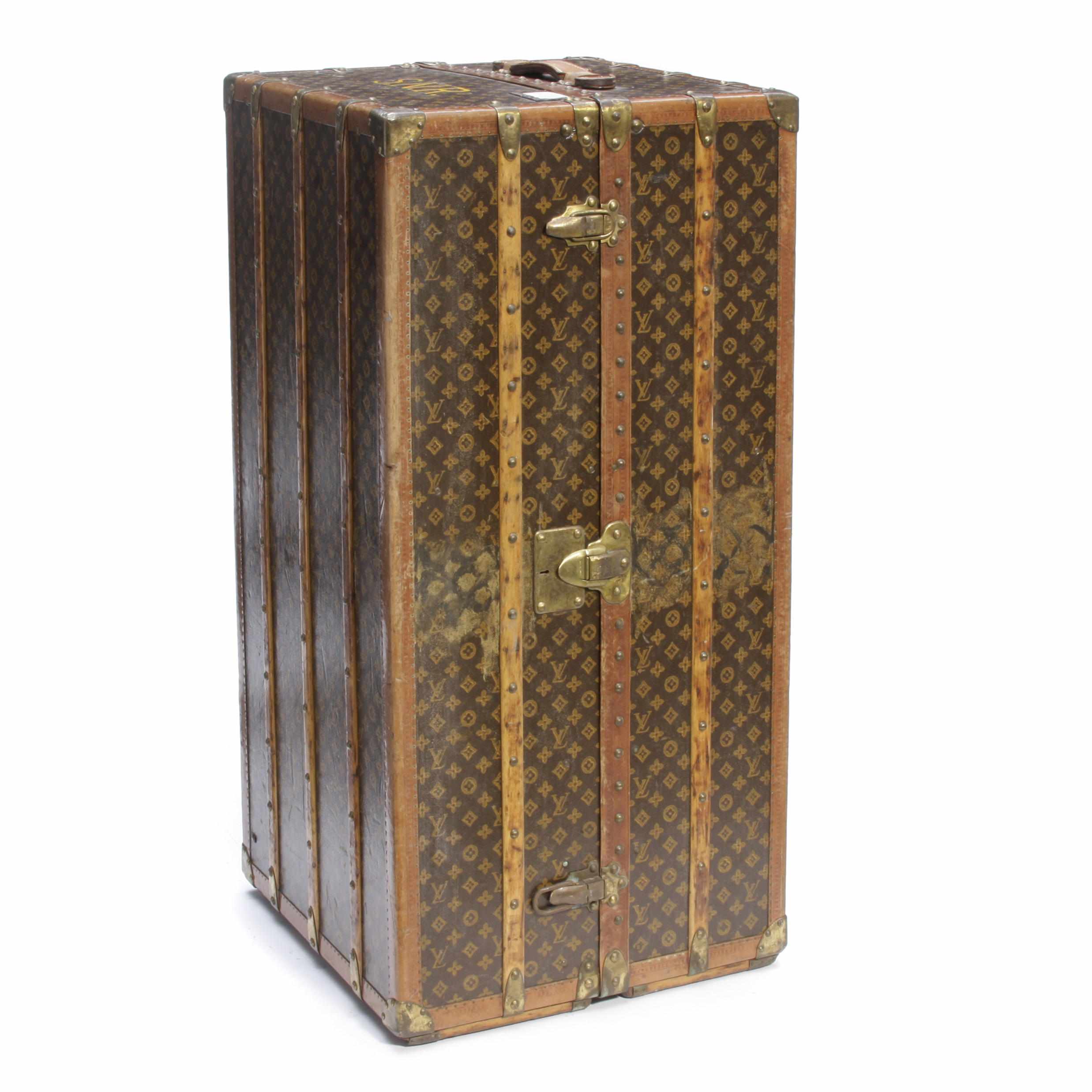 Appraisal: Property of various owners A vintage Louis Vuitton hardsided trunk