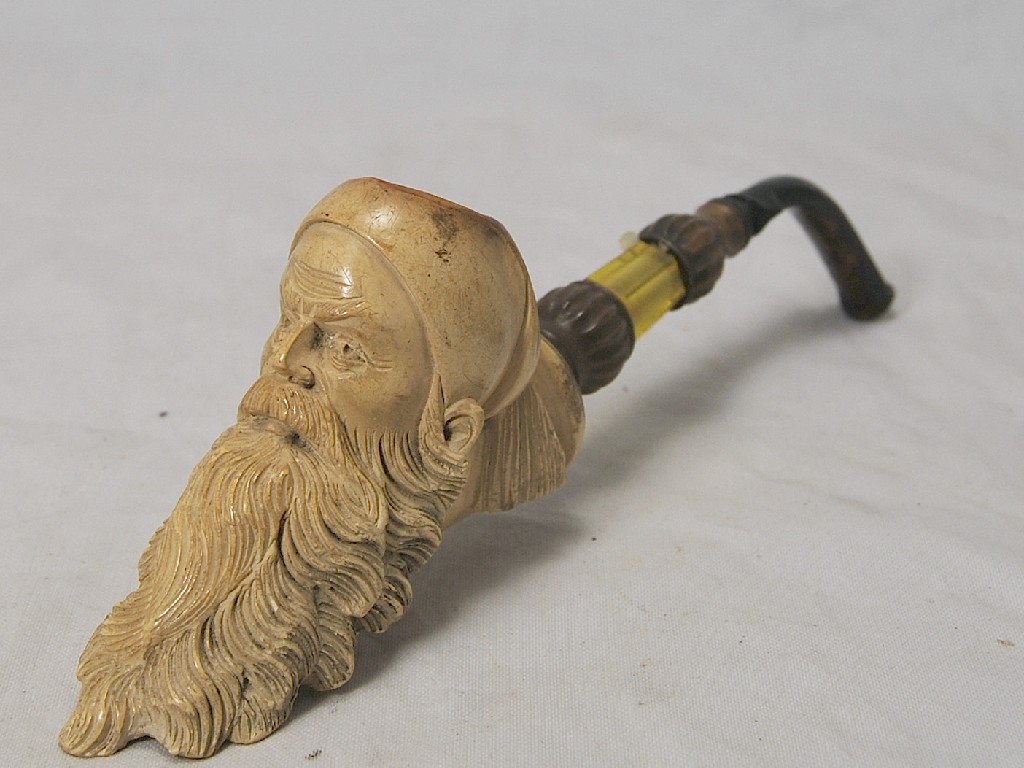 Appraisal: A th century German Meerschaum pipe carved with a bearded