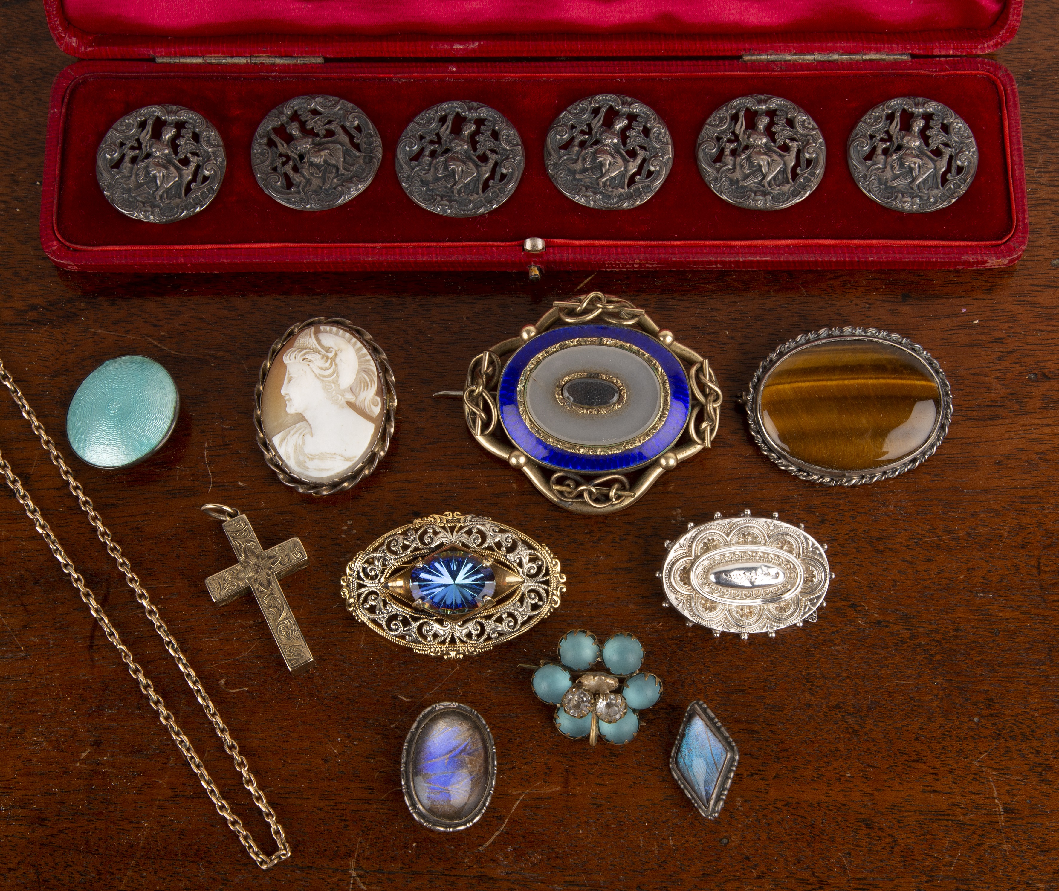 Appraisal: Collection of miscellaneous items comprising of a set of six