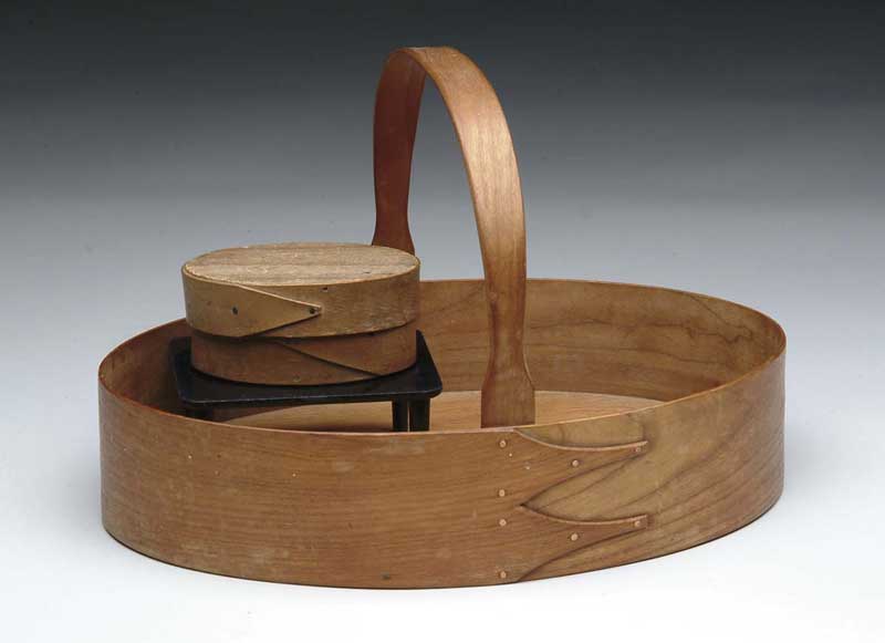 Appraisal: SHAKER CARRIER AND FINGERED OVAL BOX Oval carrier of two