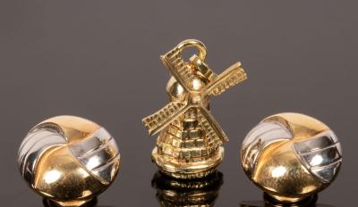 Appraisal: A k gold windmill charm and a pair of k