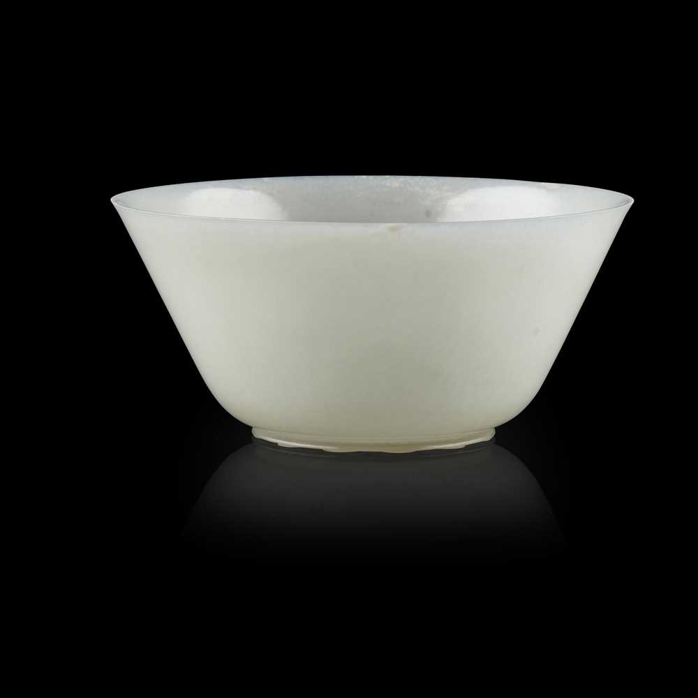 Appraisal: MUGHAL-STYLE WHITE JADE 'CHRYSANTHEMUM' BOWL QING DYNASTY TH CENTURY elegantly