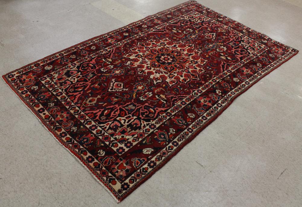 Appraisal: PERSIAN BAKHTIARI TRIBAL RUG Chahar Mahaal and Bakhtiari Province west