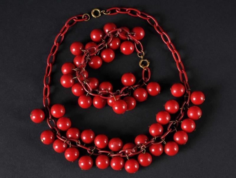 Appraisal: Bakelite Red Ball Necklace Bracelet Set Condition Excellent Size Necklace