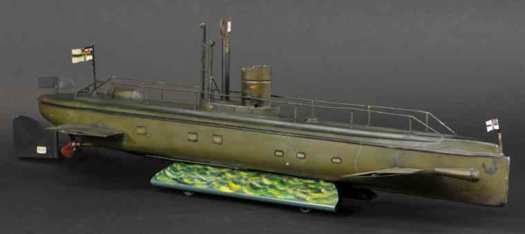 Appraisal: MARKLIN SUBMARINE Germany longest example in the dive series of