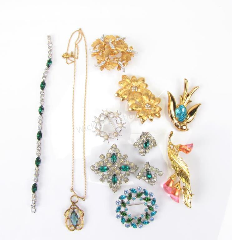 Appraisal: A nice collection of signed vintage costume jewelry including B