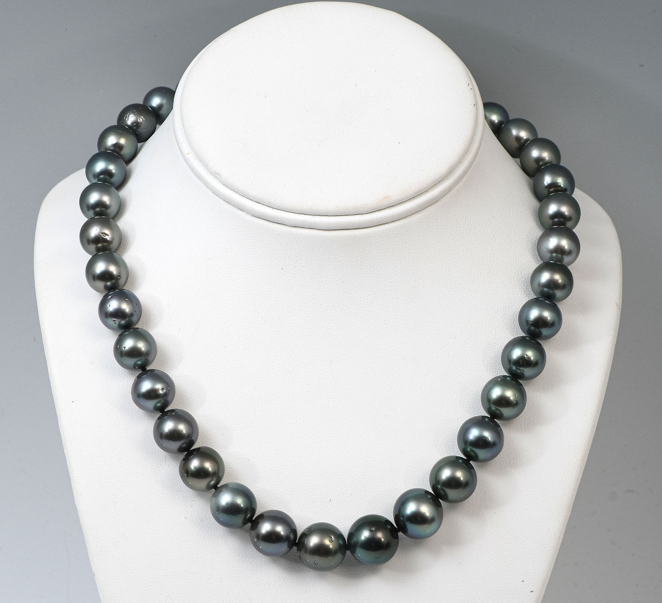 Appraisal: TAHITIAN BLACK CULTURED PEARL NECKLACE Hand knotted Tahitian black pearl