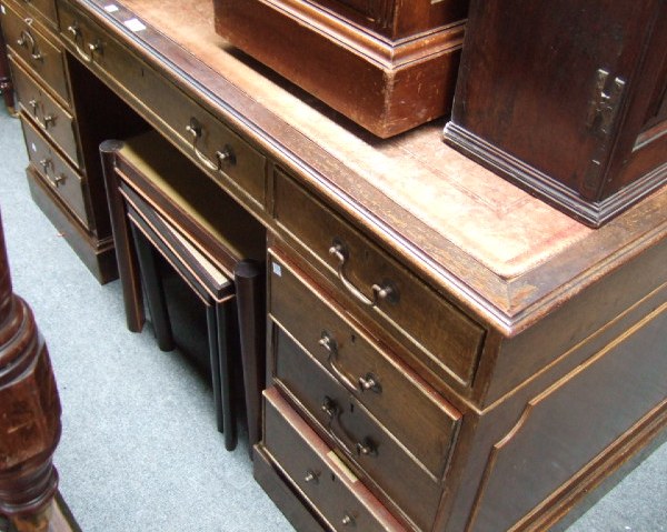 Appraisal: A late th century George III style large mahogany pedestal