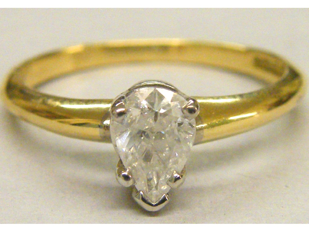 Appraisal: ct pear shape diamond solitaire ring ct approx size M