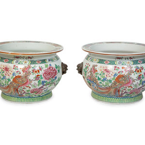 Appraisal: A Pair of Chinese Export Porcelain Jardinieres TH CENTURY Height