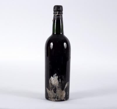 Appraisal: Dow's Vintage Port bottle