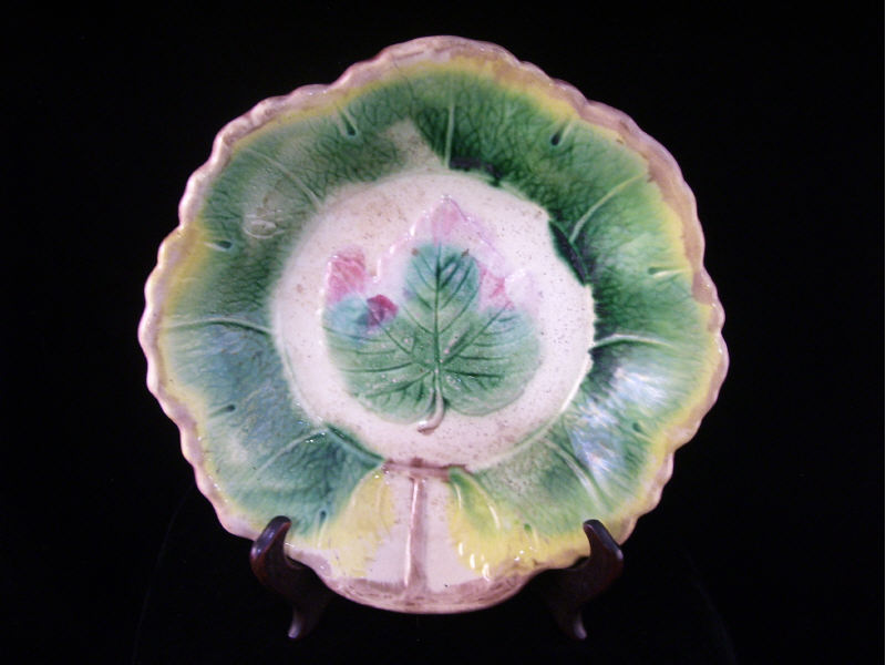 Appraisal: Majolica Leaf Bowl Scalloped edged bowl with raised leaf decoration