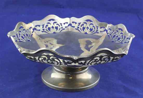 Appraisal: A George V silver circular dish with pierced border raised