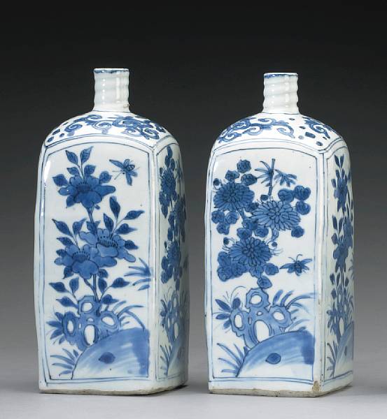 Appraisal: A pair of blue and white porcelain bottles Transitional Period