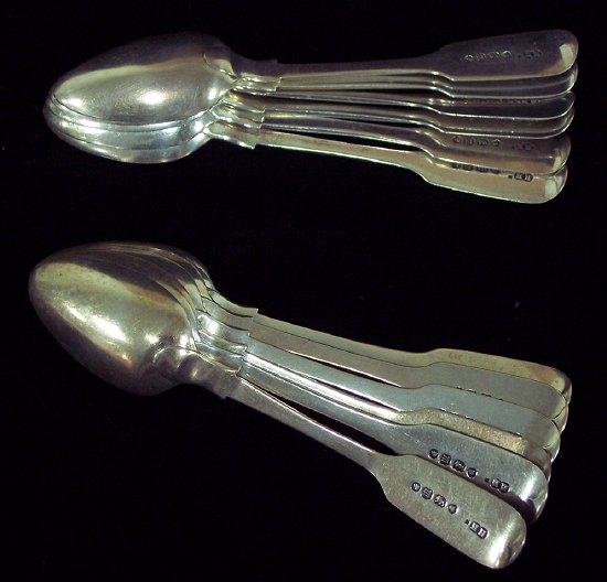 Appraisal: A set of twelve fiddle pattern teaspoons Henry Holland monogrammed