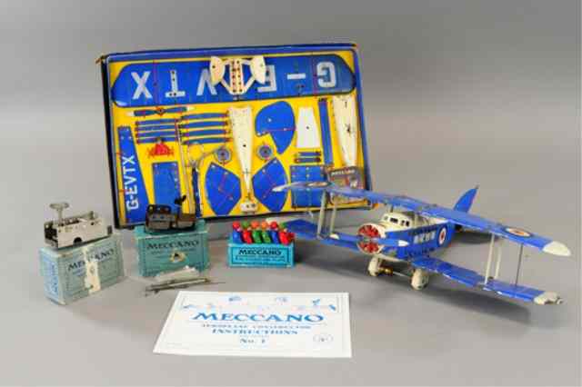 Appraisal: MECCANO BOXED AIRPLANE CONSTRUCTOR SET AND ASSEMBL Set No blue