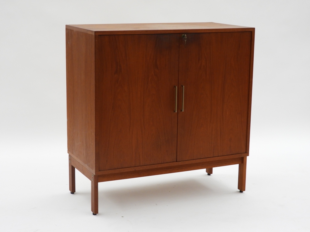 Appraisal: DANISH MODERN TEAK LIQUOR VICE SERVING CABINET Denmark C Cabinet