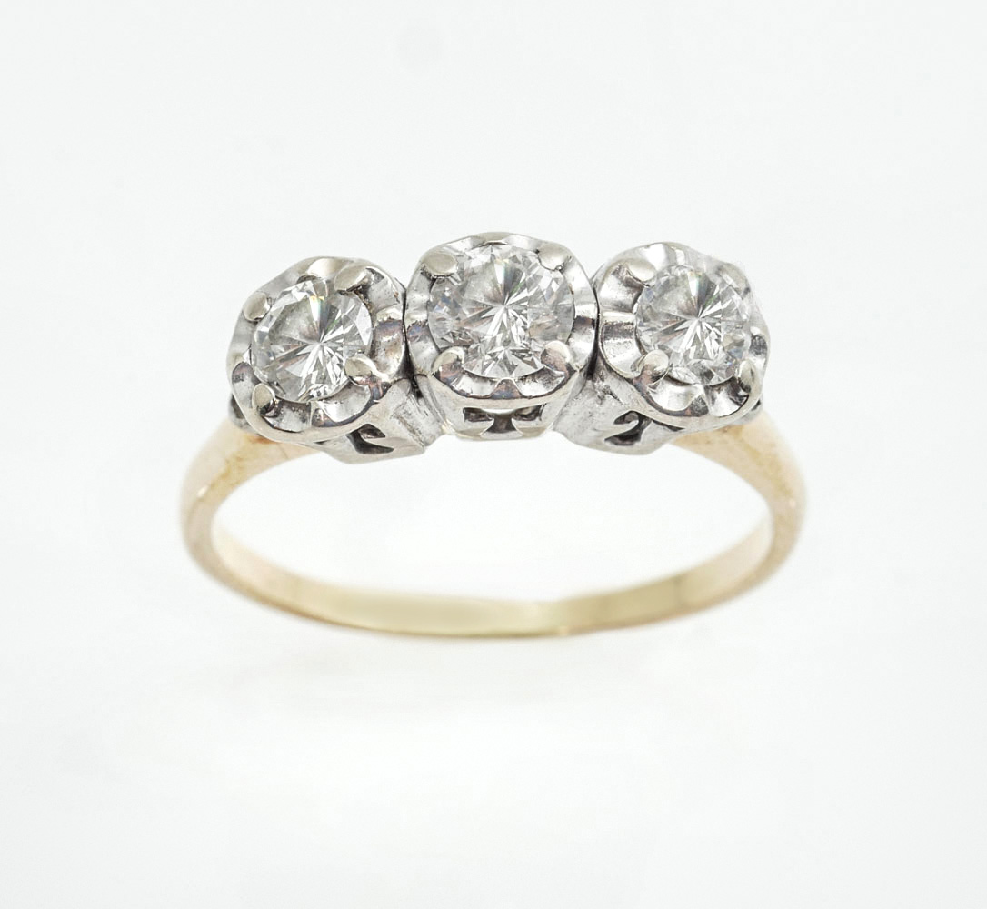 Appraisal: K CTW DIAMOND RING K white gold ring contains round