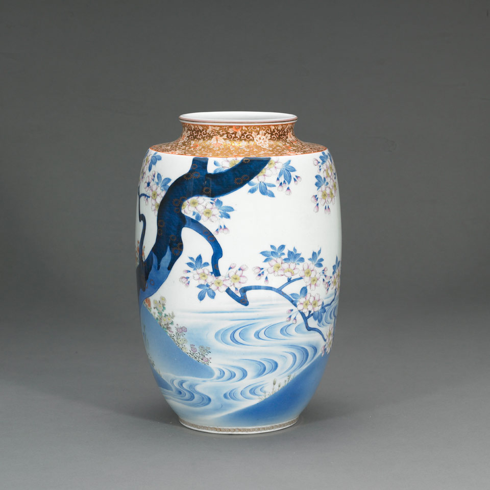 Appraisal: Large Fukagawa Vase Early th Century Depicting cherry blossoms by