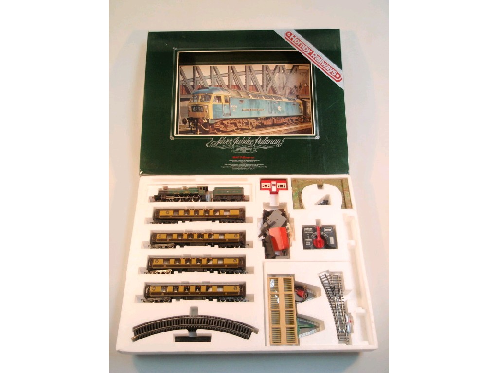 Appraisal: A Hornby railways Silver Jubilee Pullman R set