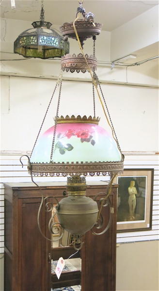 Appraisal: VICTORIAN HANGING KEROSENE LIGHT FIXTURE American c having a brass