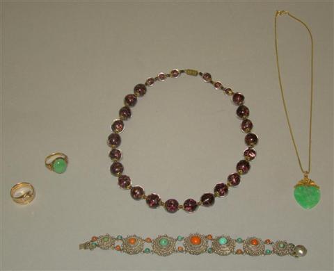 Appraisal: GROUP OF VINTAGE JEWELRY Including a string of Venetian glass