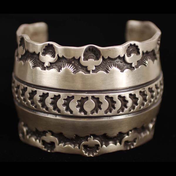 Appraisal: Vintage Navajo Native American Indian sterling silver MASSIVE cast cuff