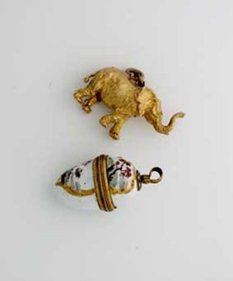 Appraisal: A modern ct gold 'trumpeting elephant' charm and an early