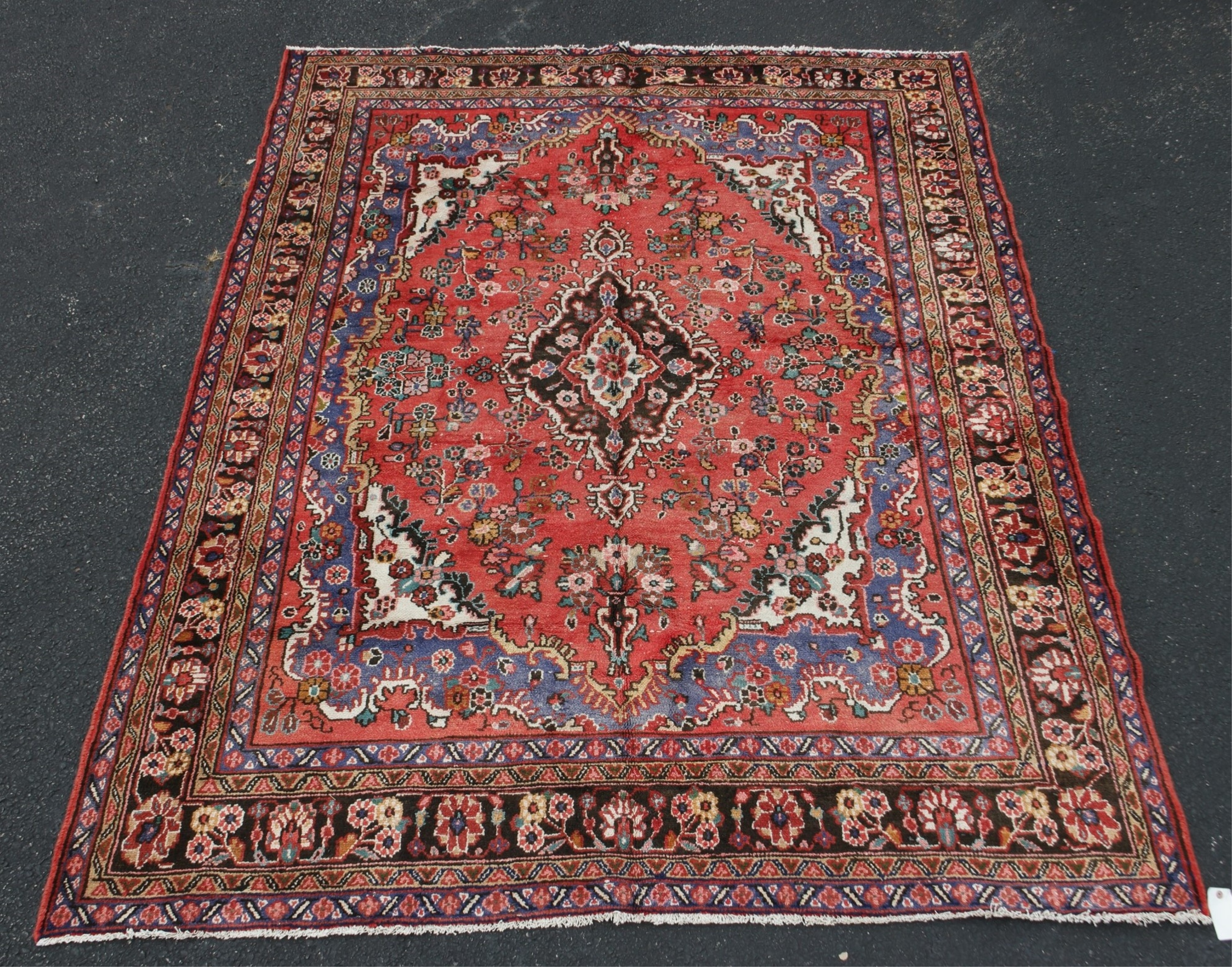 Appraisal: ORIENTAL RUG ' X ' HAMEDAN Oriental Rug ' X