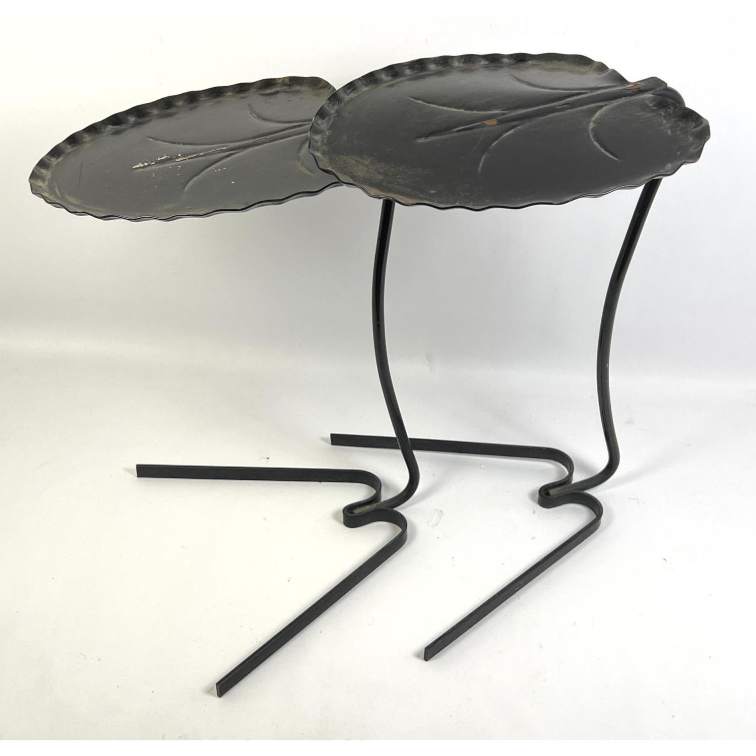 Appraisal: pc Nesting Painted SALTERINI Leaf Design Metal Side Tables Outdoor