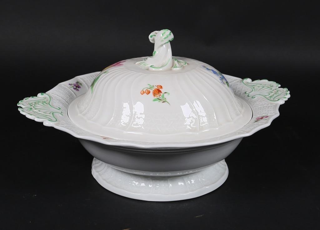 Appraisal: MEISSEN PORCELAIN COVERED VEGETABLEMeissen porcelain covered vegetable Signed with double