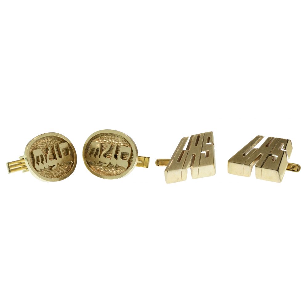 Appraisal: K YELLOW GOLD CUFFLINK SETS pair including oval having characters