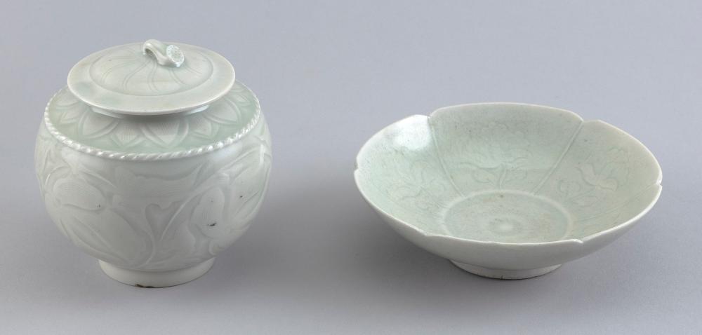 Appraisal: TWO PIECES OF CHINESE CELADON PORCELAINTWO PIECES OF CHINESE CELADON