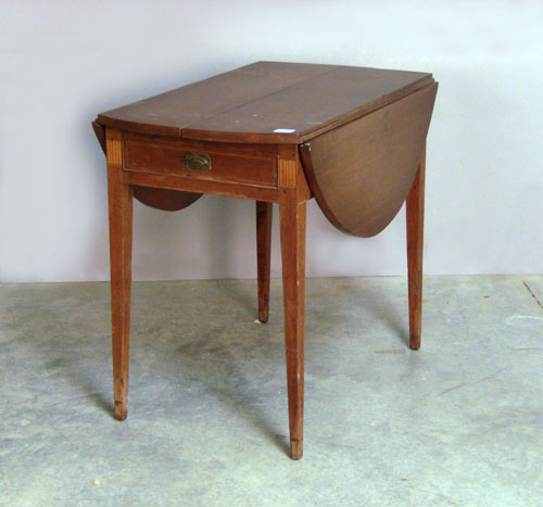 Appraisal: Federal mahogany Pembroke table early th c h w d