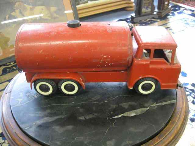 Appraisal: Ny-Lint Metal Pumper Truck red scarcer model