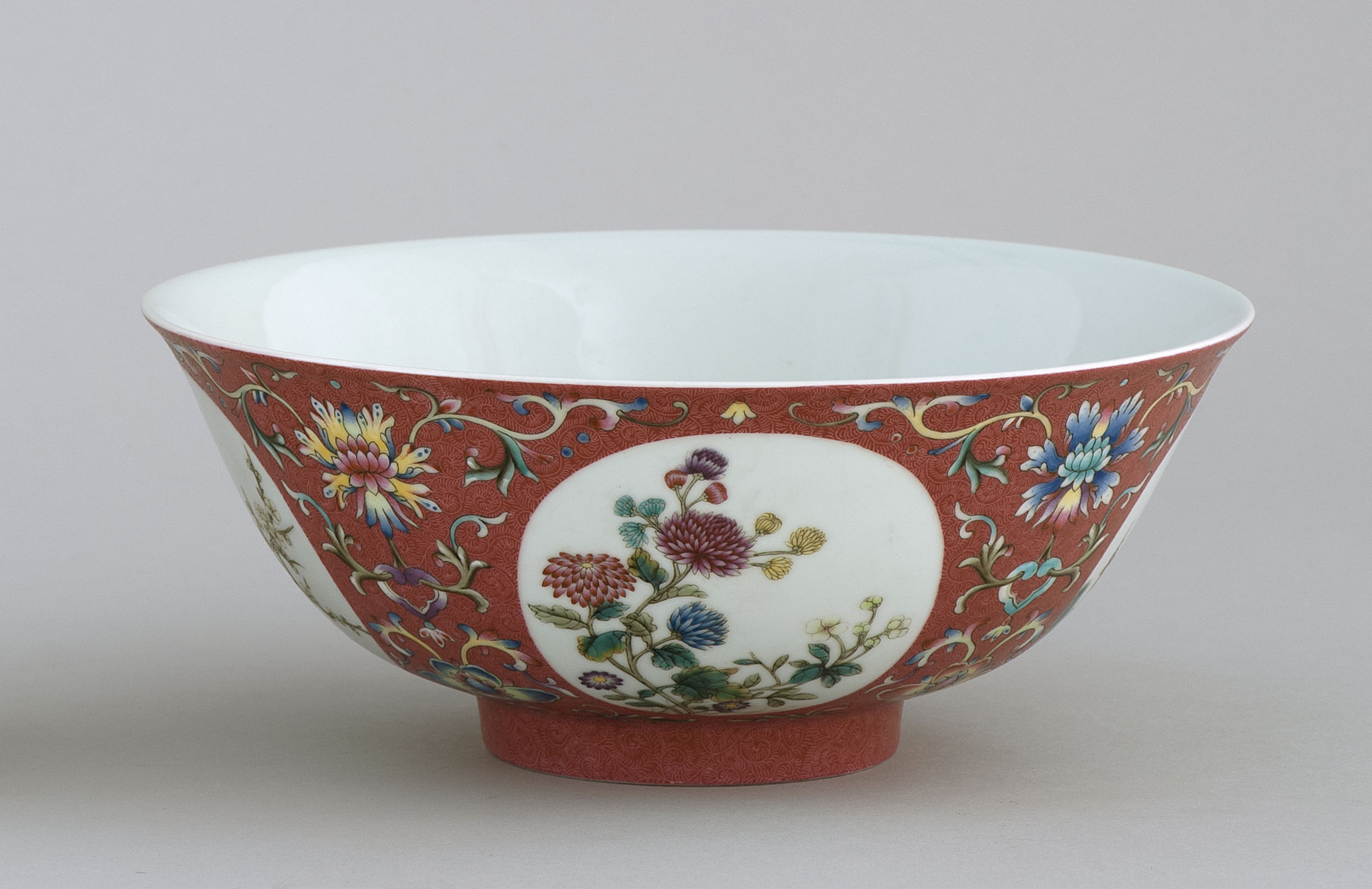 Appraisal: FAMILLE ROSE PORCELAIN BOWL th CenturyIn bell form With floral