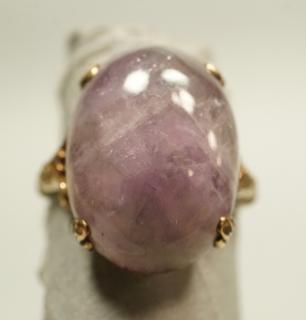 Appraisal: K Gold Ring w Purple Jade Cabochon Stone Sz K