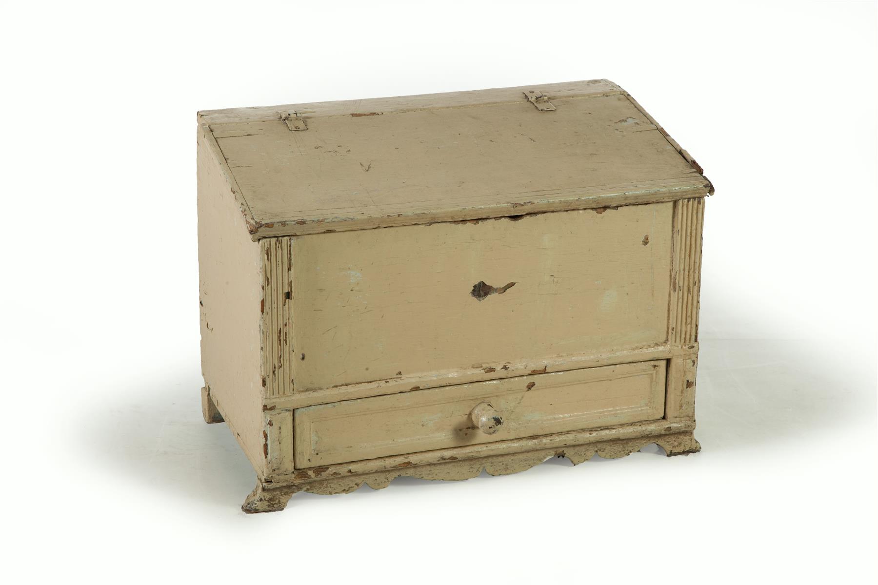 Appraisal: PAINTED LIFT-LID STORAGE BIN American nd half- th century Cream