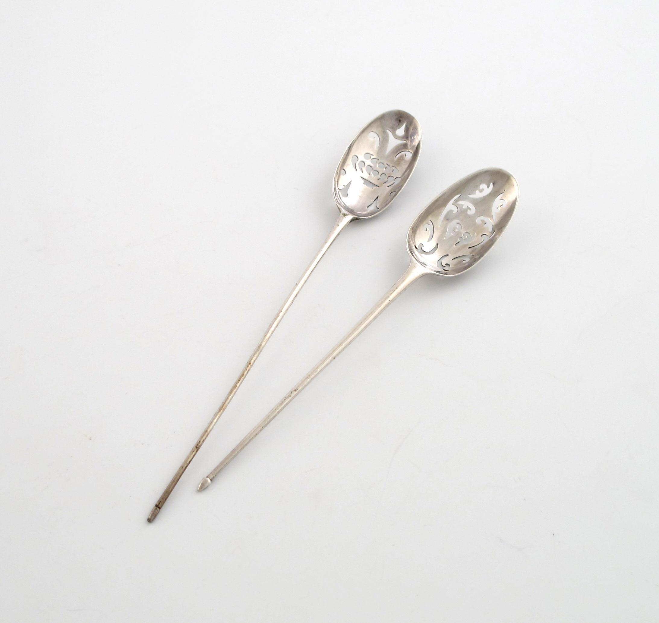 Appraisal: An th century silver mote spoon