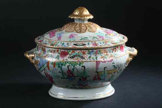 Appraisal: CHINESE ROSE MANDARIN PORCELAIN SOUP TUREEN th century Figural decoration