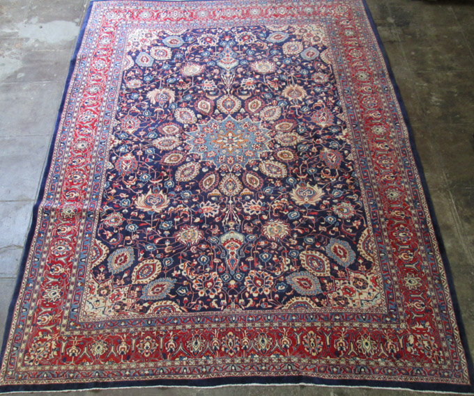 Appraisal: SEMI-ANTIQUE PERSIAN CARPET Arak region northwestern Iran hand knotted in